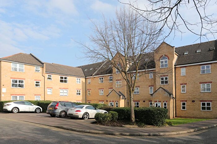 2 Bedroom Flat To Rent In Kirkland Drive, Enfield, EN2