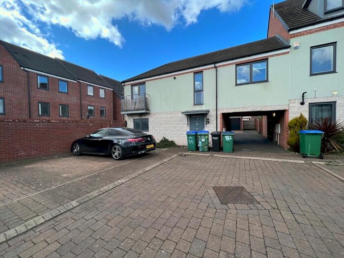 2 Bedroom Maisonette To Rent In Newhall Street, West Bromwich, West Midlands, B70