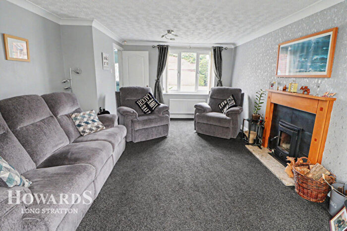 4 Bedroom Detached House For Sale In Potters Crescent, Great Moulton, NR15