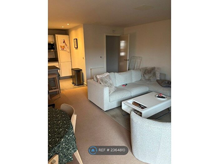 2 Bedroom Flat To Rent In Eden Grove, London, N7