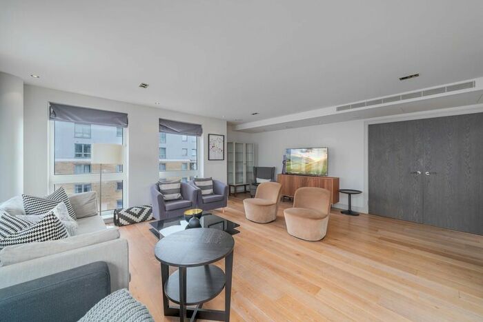 3 Bedroom Flat To Rent In Park Street, London, SW6