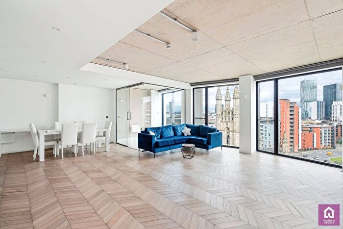 3 Bedroom Flat For Sale In Spinners Way, Castlefield, Manchester City Centre, M15