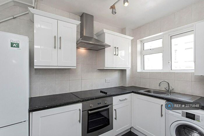 3 Bedroom Flat To Rent In Bronti Close, London, SE17