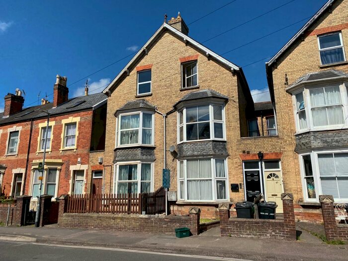 1 Bedroom Flat To Rent In Cheddon Road, Taunton, Somerset, TA2