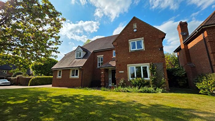 5 Bedroom Detached House For Sale In Highacre, Dorking, RH4