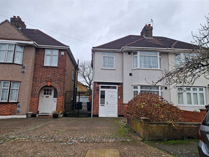 3 Bedroom Property To Rent In Hogarth Gardens, Heston, Hounslow, TW5