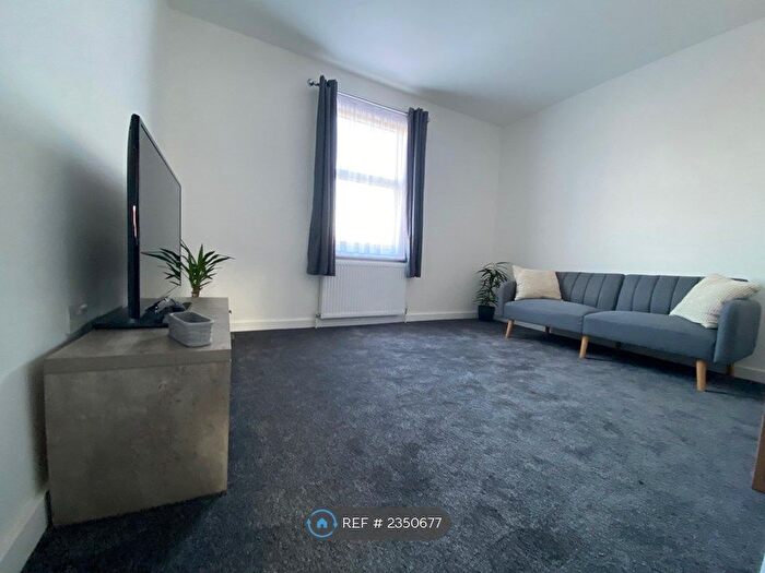 1 Bedroom Flat To Rent In Pangbourne Street, Reading, RG30