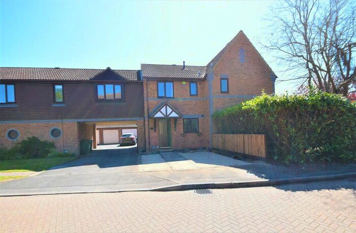2 Bedroom Semi-Detached House To Rent In Bowers Close, Guildford, GU4