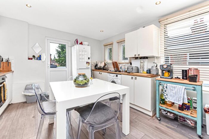 3 Bedroom Maisonette To Rent In Franciscan Road, London, SW17