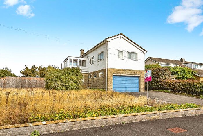 4 Bedroom Detached House For Sale In Selwood Crescent, Frome, BA11