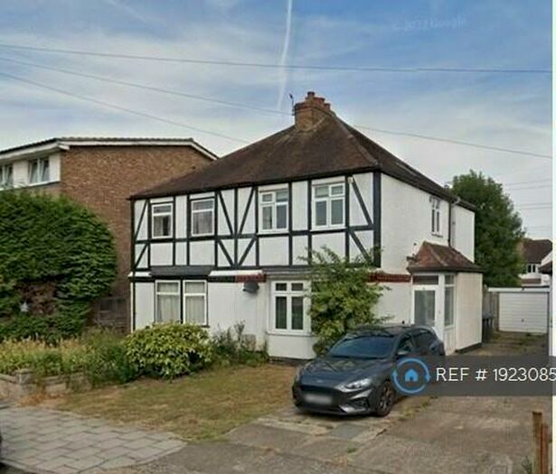 3 Bedroom Semi-Detached House To Rent In Idmiston Road, Worcester Park, KT4