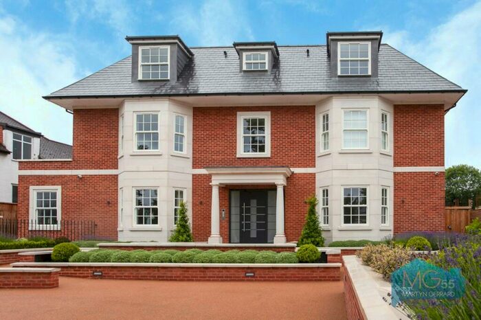 3 Bedroom Apartment To Rent In Tenterden Grove, Hendon, London, NW4