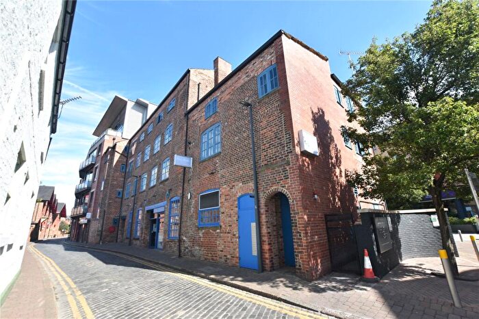 1 Bedroom Apartment For Sale In Flat, Simpsons Fold West, Dock Street, Leeds, West Yorkshire, LS10