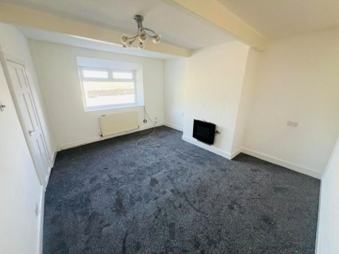 2 Bedroom House To Rent In Greens Square, Halifax, HX2