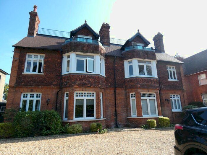 2 Bedroom Flat To Rent In Hartingdon House, Hills Road, CB2