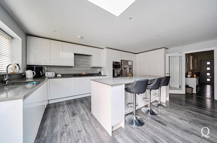 4 Bedroom Detached House For Sale In Wyvern Close, Milton Regis, Sittingbourne, Kent, ME10