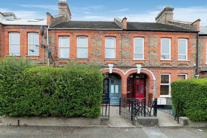 2 Bedroom Flat To Rent In Mersey Road, Walthamstow, London, E17