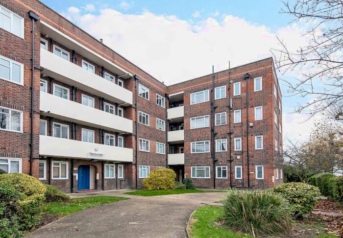 1 Bedroom Flat To Rent In Brewster Gardens, London, W10