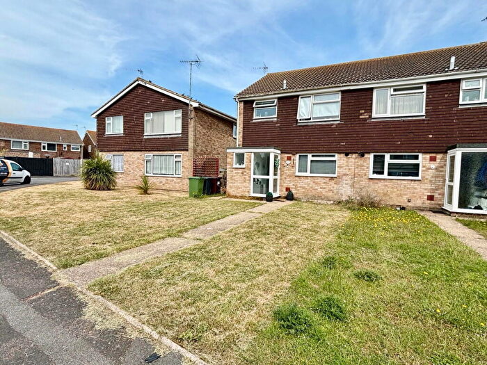 3 Bedroom Semi-Detached House To Rent In Aylesbury Avenue, Eastbourne, BN23