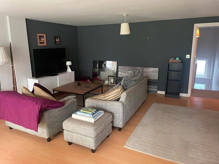 2 Bedroom Apartment To Rent In Concord Street Leeds, LS2