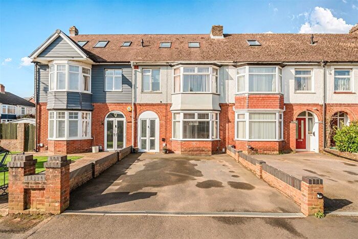 5 Bedroom Property For Sale In Beaulieu Avenue, Fareham, PO16