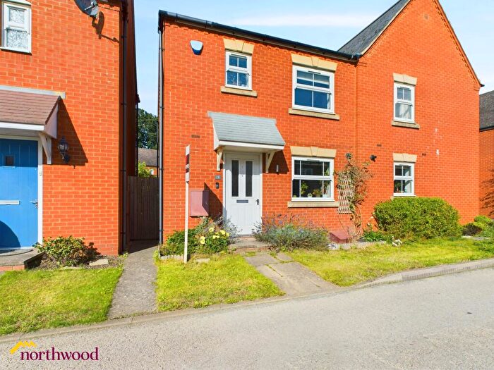 3 Bedroom Semi-Detached House For Sale In Ayres Drive, Bloxham, OX15