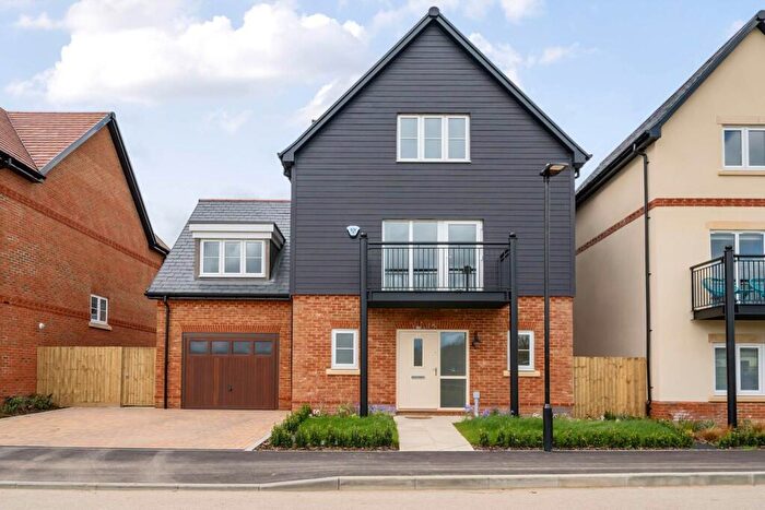 5 Bedroom Detached House For Sale In Woodward Lane, Bracknell, RG42