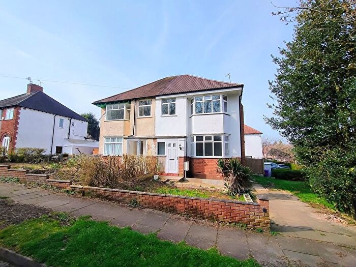 3 Bedroom Semi Detached House To Rent In Woodhall Road, Penn, Wolverhampton, WV4