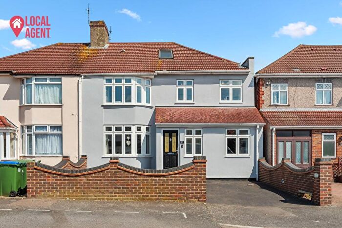 5 Bedroom Semi Detached House For Sale In Lansdowne Avenue, Bexleyheath, DA7