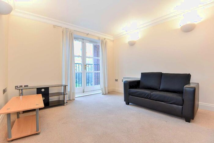 2 Bedroom Flat To Rent In Lordship Lane, London, SE22
