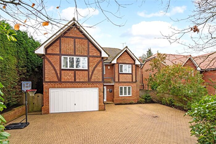 5 Bedroom Detached House For Sale In Green Lane, Cobham, Surrey, KT11