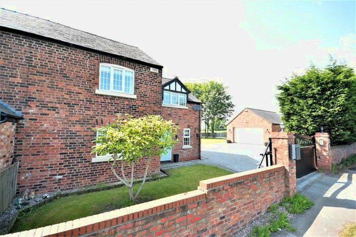 3 Bedroom Semi-Detached House For Sale In Tarporley Road, Lower Whitley, Warrington, WA4