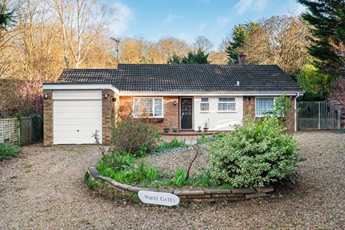 3 Bedroom Bungalow For Sale In Broom Hill, Welwyn, Hertfordshire, AL6