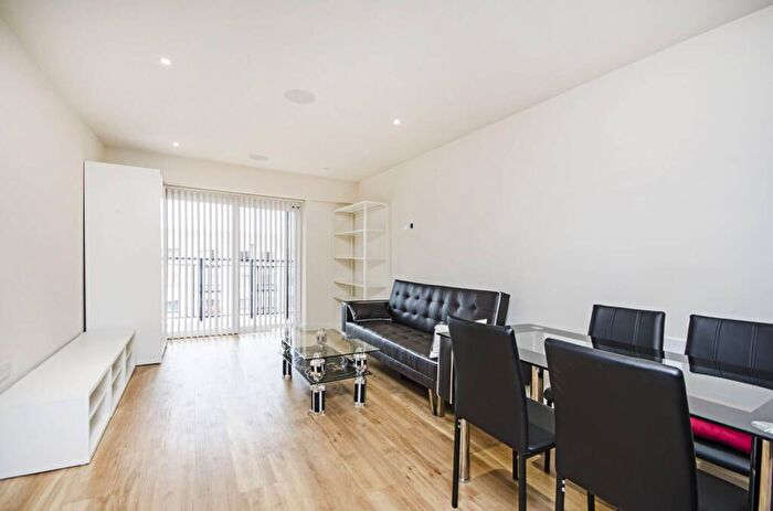 1 Bedroom Flat To Rent In Beaufort Square, Colindale, London, NW9