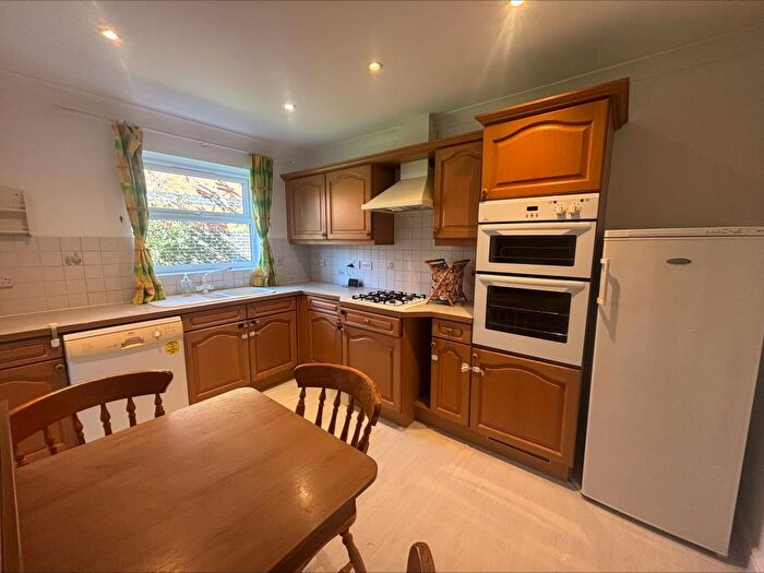 4 Bedroom Detached House To Rent In Rhigos, Emmer Green, RG4