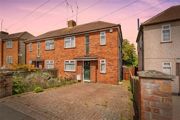 3 Bedroom Semi-Detached House For Sale In Hawthorn Road, Rochester, Kent, ME2