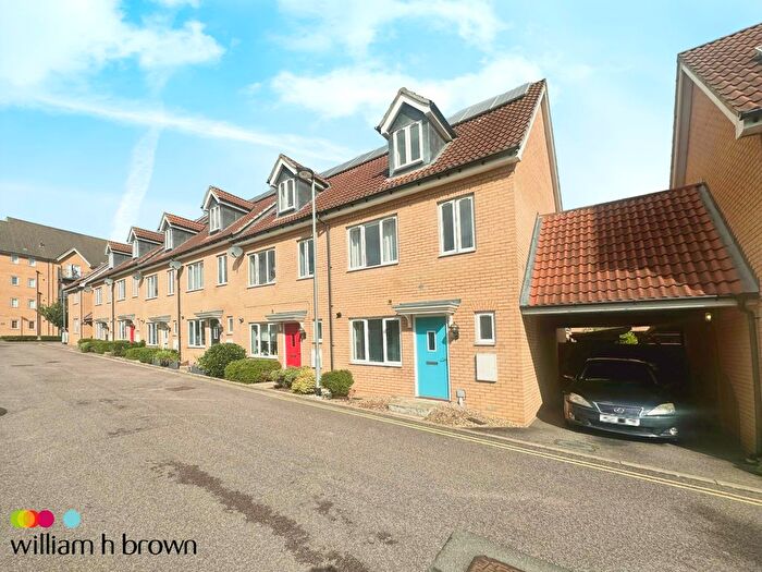 4 Bedroom End Of Terrace House To Rent In Thomas Way, Braintree, CM7