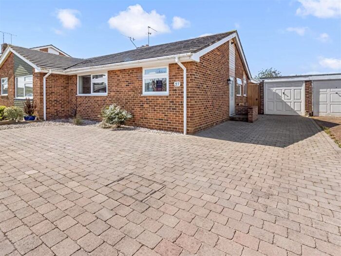 2 Bedroom Bungalow For Sale In Poling Close, Goring-By-Sea, Worthing, BN12