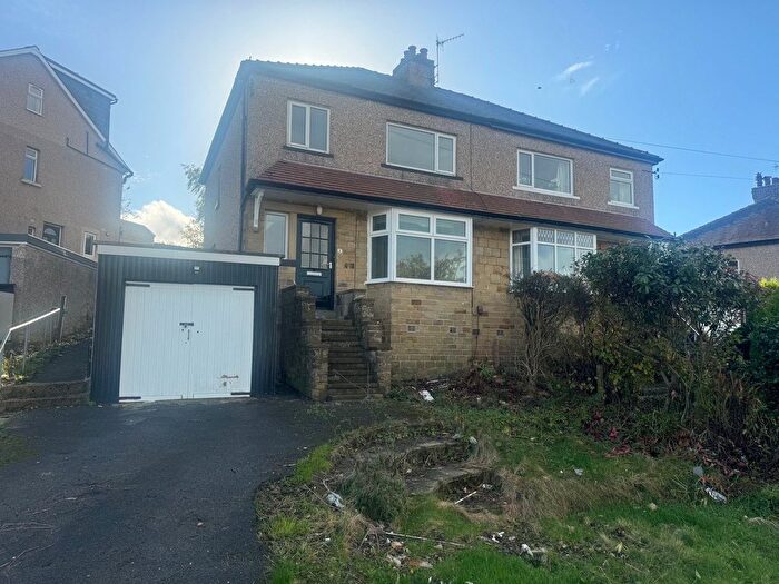 3 Bedroom Semi-Detached House To Rent In Lindisfarne Road, Shipley, West Yorkshire, BD18