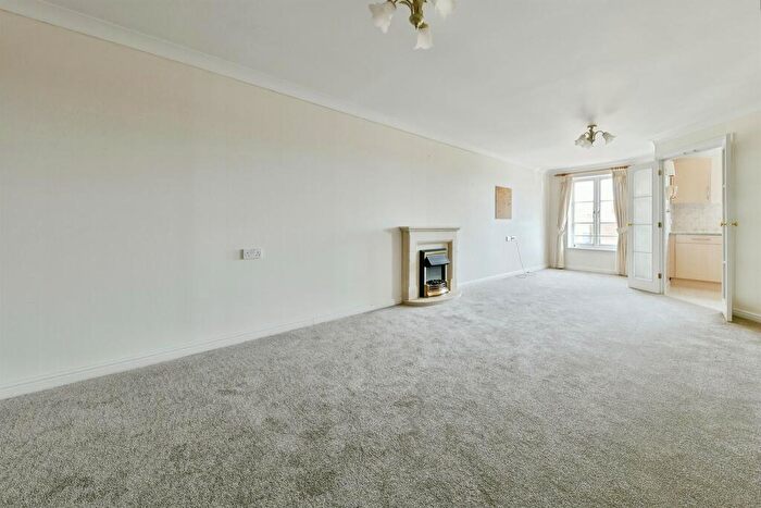 2 Bedroom Retirement Property For Sale In Paynes Park, Hitchin, SG5