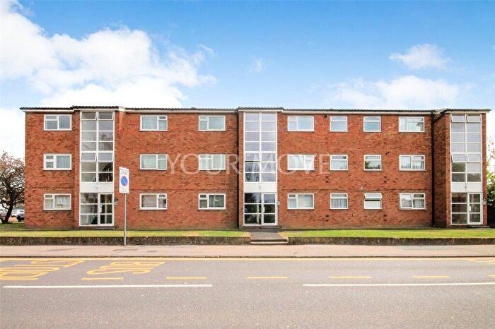 2 Bedroom Flat To Rent In South Street, Romford, RM1