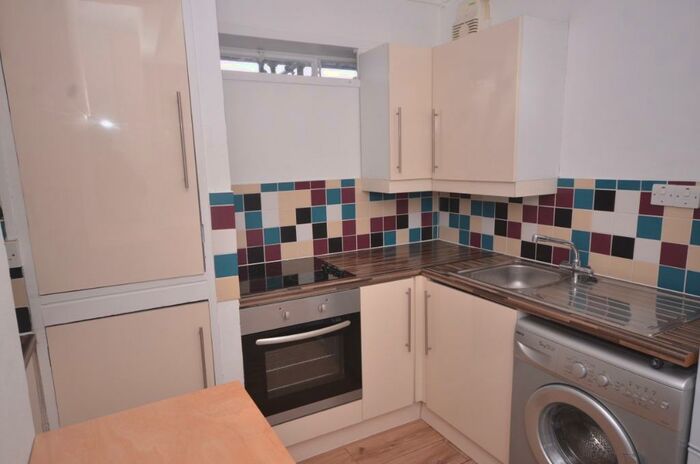 Studio To Rent In Meeting House Lane, Peckham, London, SE15