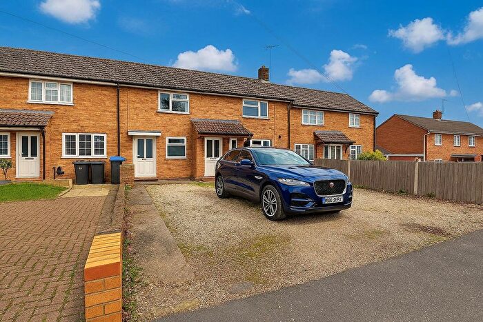 3 Bedroom Property For Sale In Beechfield, Kings Langley, WD4
