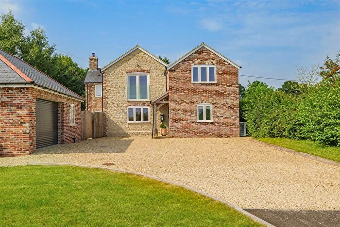 4 Bedroom Property For Sale In Mappowder, Sturminster Newton, DT10