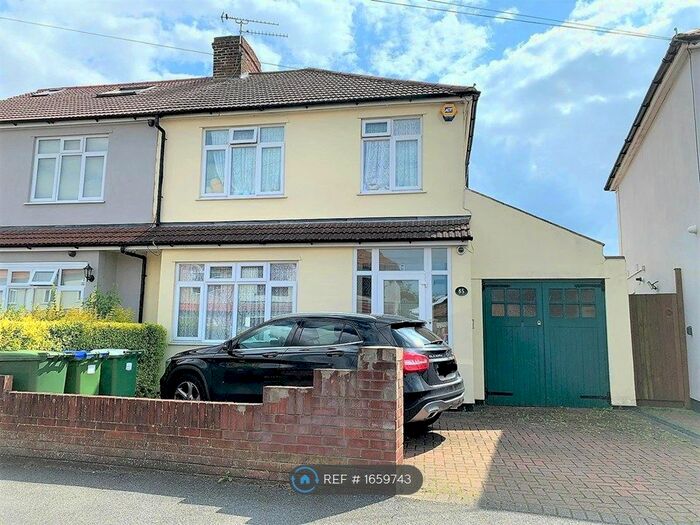 3 Bedroom Semi-Detached House To Rent In Sydney Road, Bexleyheath, DA6