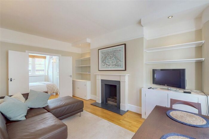 1 Bedroom Flat To Rent In Carrington Street, Mayfair, London, W1J