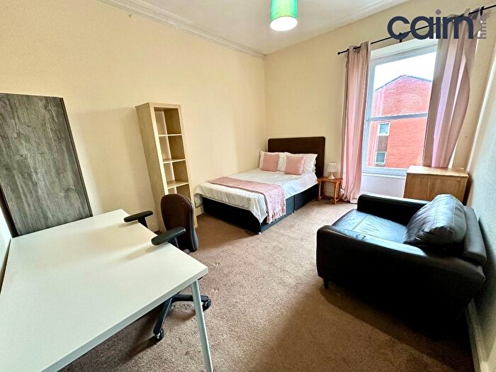 3 Bedroom Flat To Rent In Garnethill Street, Glasgow, G3