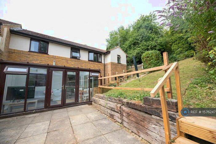 6 Bedroom Terraced House To Rent In Honeysuckle Close, Winchester, SO22