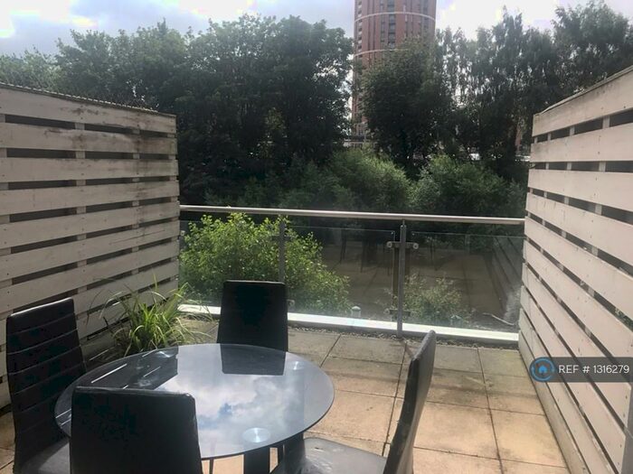 2 Bedroom Flat To Rent In Whitehall Quay, Leeds, LS1
