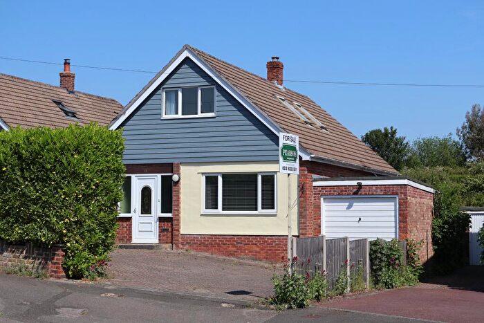 4 Bedroom House For Sale In Hawthorn Road, Horndean, PO8